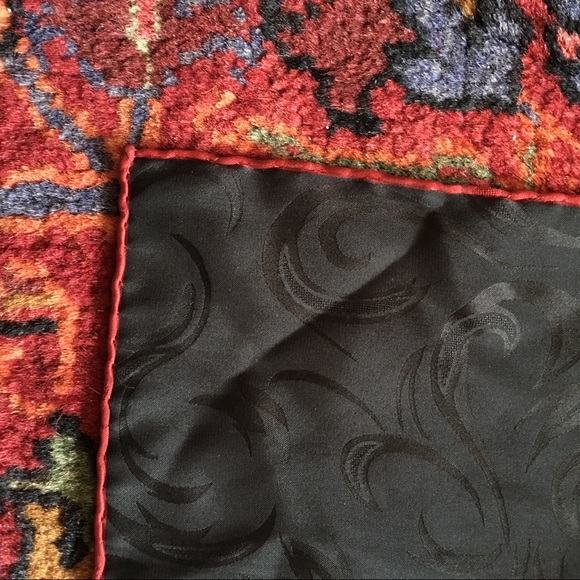 English silk black & red pocket square - Picture 3 of 4